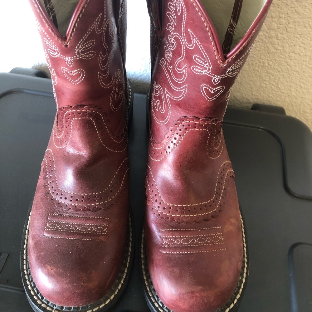 Ariat “Fat Baby” cowgirl boots